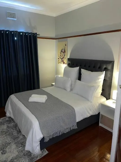Clarendon Bright Apartment Cape Town